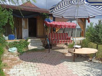 ACİL SATILIK ÇORUM HAMAMLIÇAY KÖY 850 M² EVİ OLAN SATILIK BAHÇE