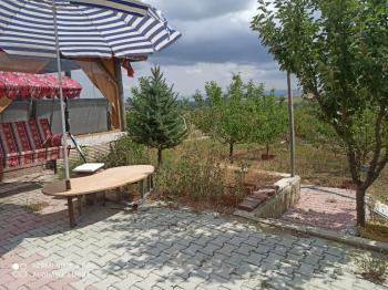 ACİL SATILIK ÇORUM HAMAMLIÇAY KÖY 850 M² EVİ OLAN SATILIK BAHÇE