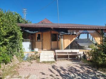 ACİL SATILIK ÇORUM HAMAMLIÇAY KÖY 850 M² EVİ OLAN SATILIK BAHÇE