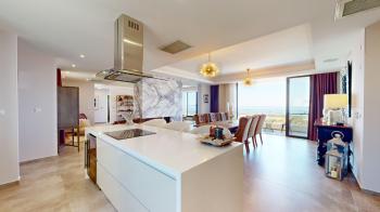 KKTC Girne Esentepe'de Site İçerisinde Deniz Manzaralı 3+1 Ultra Lüks Özel Teraslı Penthouse