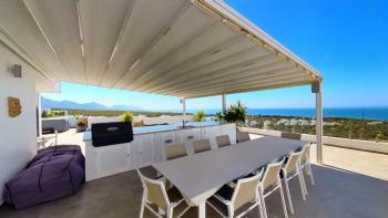 KKTC Girne Esentepe'de Site İçerisinde Deniz Manzaralı 3+1 Ultra Lüks Özel Teraslı Penthouse