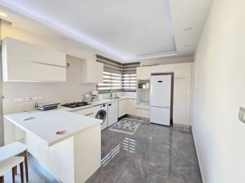 Lefkoşa Gönyelide Lüks Ensuite 3+1 Türk Malı Daire 