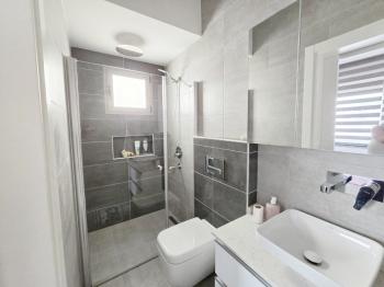 Lefkoşa Gönyelide Lüks Ensuite 3+1 Türk Malı Daire 