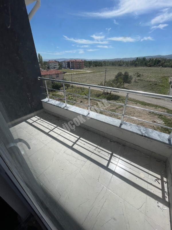 AFYON ÜÇOK EMLAKTAN MAREŞAL MAH KİRALIK SIFIR LÜKS 2+1 DAİRELER