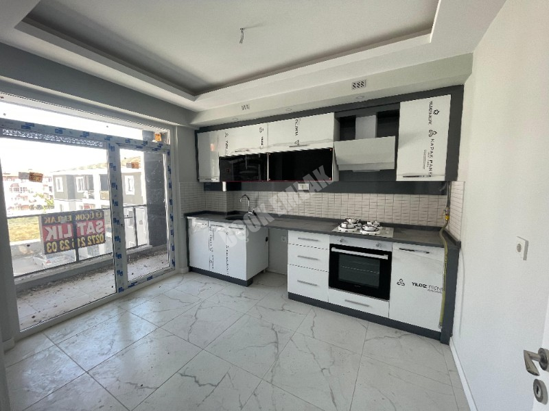 AFYON ÜÇOK EMLAKTAN KANLICA MAH DA SATILIK SIFIR LÜKS 3+1 DAİRE