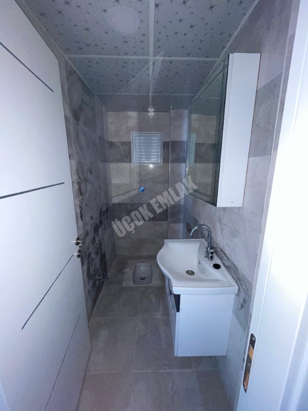 AFYON ÜÇOK EMLAKTAN KANLICA MAH DA SATILIK SIFIR LÜKS 3+1 DAİRE