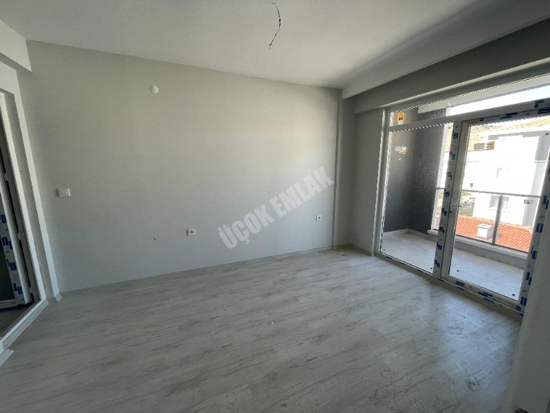 AFYON ÜÇOK EMLAKTAN KANLICA MAH DA SATILIK SIFIR LÜKS 3+1 DAİRE