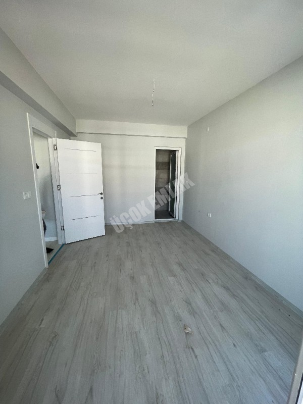 AFYON ÜÇOK EMLAKTAN KANLICA MAH DA SATILIK SIFIR LÜKS 3+1 DAİRE
