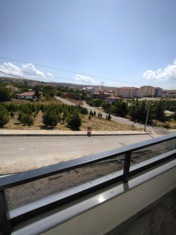 GÜVENAY - ÇORUM İPEKLİEVLER ANA OKULU ARKASI 3+1 SATILIK DAİRE