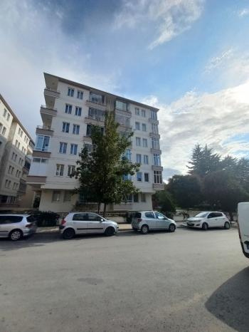 GÜVENAY - ÇORUM ADİL CANDEMİR PARKI KARŞISI SATILIK 4+1 DAİRE
