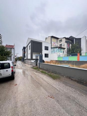 GÜVENAY - ÇORUM BİNEVLERDE KÖŞE BAŞI PARKA CEPHE VİLLA