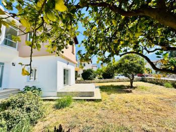 Kıbrıs Girne Alsancak Bölgesinde Satılık 3+1 Müstakil Villa