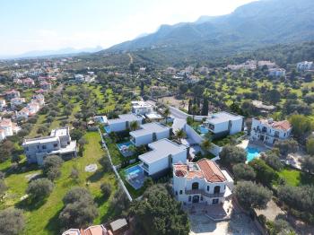 Kıbrıs Girne Bellapais Bölgesinde Satılık 4+1 Villa