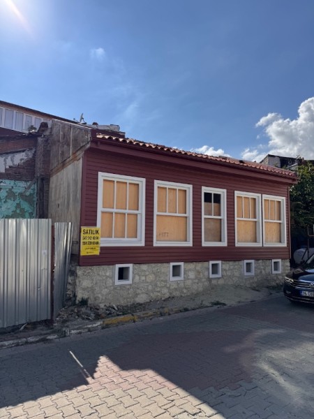 Eyüpsultan Nişancı Mahallesi Otoparklı Havuzlu Satılık Müstakil Ev