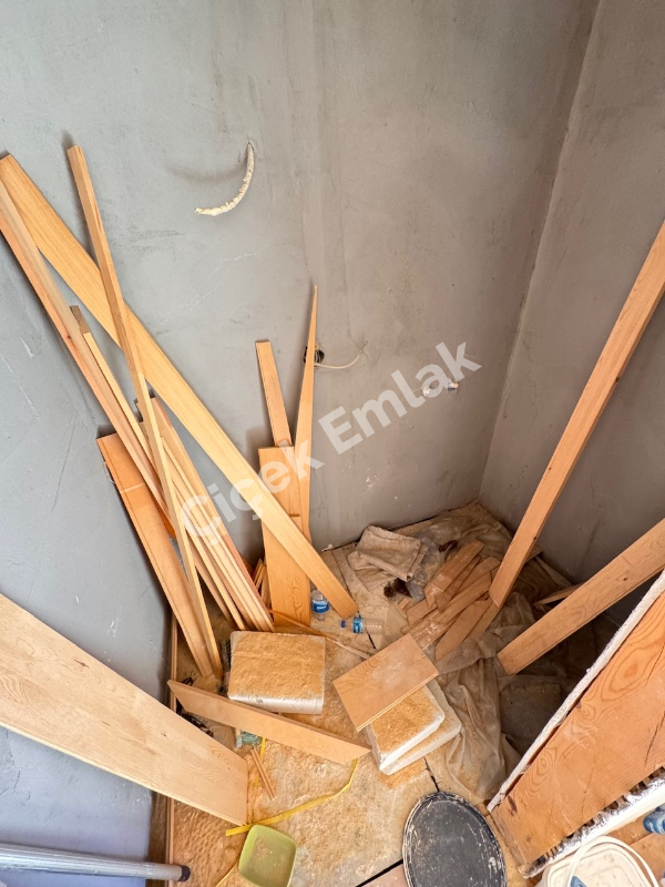 Eyüpsultan Nişancı Mahallesi Otoparklı Havuzlu Satılık Müstakil Ev