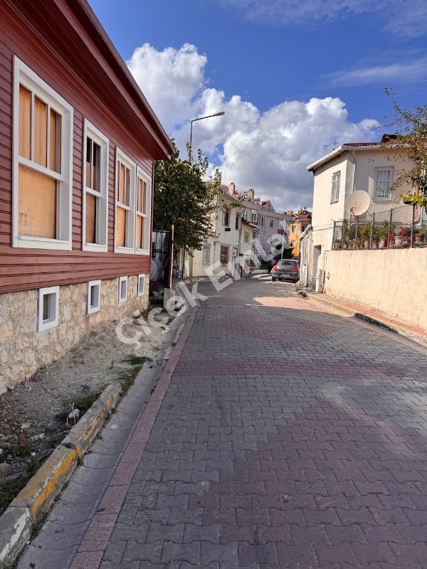 Eyüpsultan Nişancı Mahallesi Otoparklı Havuzlu Satılık Müstakil Ev
