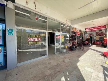 AFYON ÜÇOK EMLAKTAN HOCA AHMET YESEVİ DE SATILIK 70M² DÜKKAN