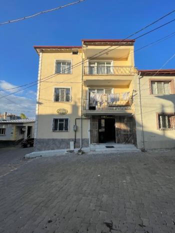 AFYON ÜÇOK EMLAKTAN ERKMEN HÜRRİYET MH DA SATILIK 3+1 ARAKAT DAİRE