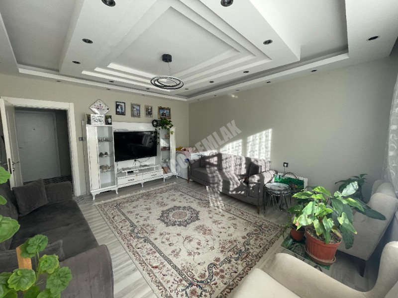 AFYON ÜÇOK EMLAKTAN ERKMEN HÜRRİYET MH DA SATILIK 3+1 ARAKAT DAİRE