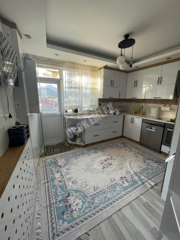 AFYON ÜÇOK EMLAKTAN ERKMEN HÜRRİYET MH DA SATILIK 3+1 ARAKAT DAİRE