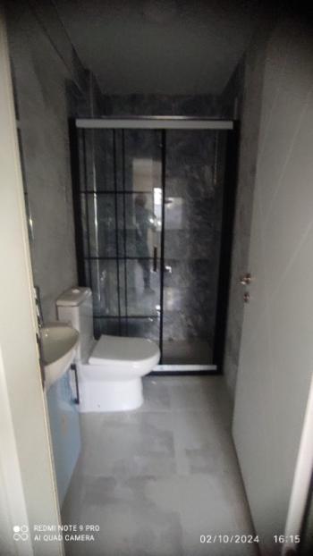 Antre Emlak'tan Kiralık Bahar Mahallesinde Bozyaka Hastanesi Yanı 3+1,Doğalgazlı ,Otoparklı Asansörlü Ebeveyn Banyolu Sıfır Daire