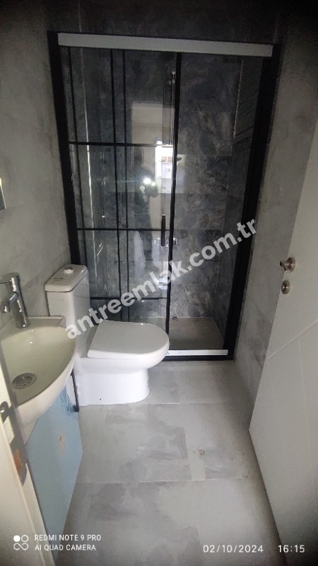 Antre Emlak'tan Kiralık Bahar Mahallesinde Bozyaka Hastanesi Yanı 3+1,Doğalgazlı ,Otoparklı Asansörlü Ebeveyn Banyolu Sıfır Daire