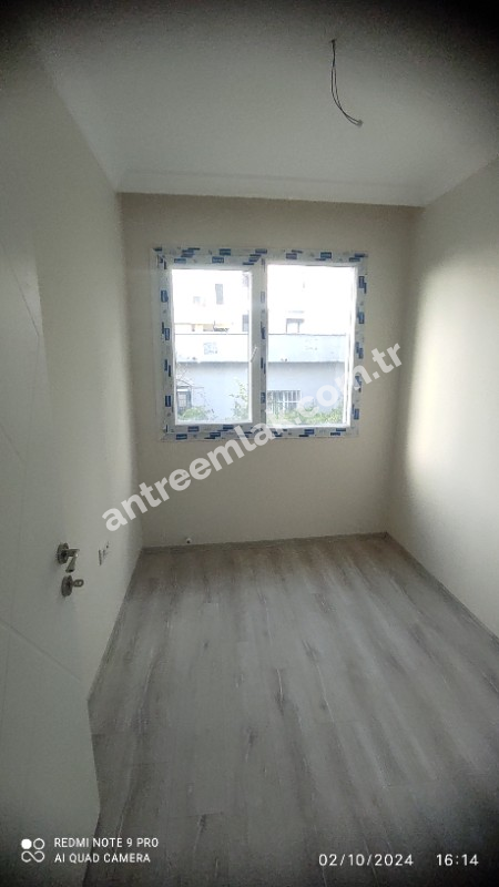 Antre Emlak'tan Kiralık Bahar Mahallesinde Bozyaka Hastanesi Yanı 3+1,Doğalgazlı ,Otoparklı Asansörlü Ebeveyn Banyolu Sıfır Daire