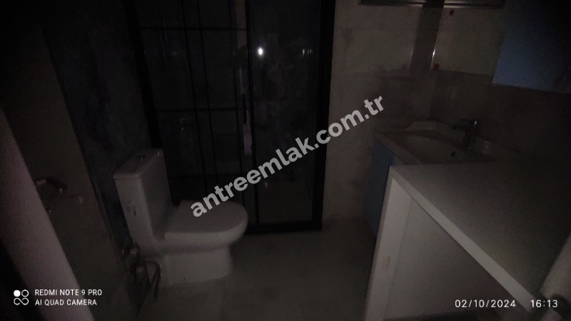 Antre Emlak'tan Kiralık Bahar Mahallesinde Bozyaka Hastanesi Yanı 3+1,Doğalgazlı ,Otoparklı Asansörlü Ebeveyn Banyolu Sıfır Daire