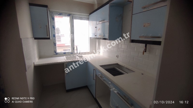 Antre Emlak'tan Kiralık Bahar Mahallesinde Bozyaka Hastanesi Yanı 3+1,Doğalgazlı ,Otoparklı Asansörlü Ebeveyn Banyolu Sıfır Daire