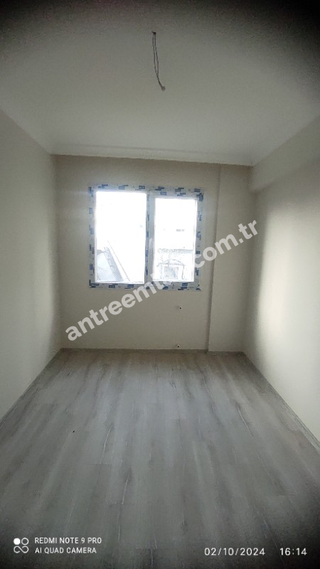 Antre Emlak'tan Kiralık Bahar Mahallesinde Bozyaka Hastanesi Yanı 3+1,Doğalgazlı ,Otoparklı Asansörlü Ebeveyn Banyolu Sıfır Daire