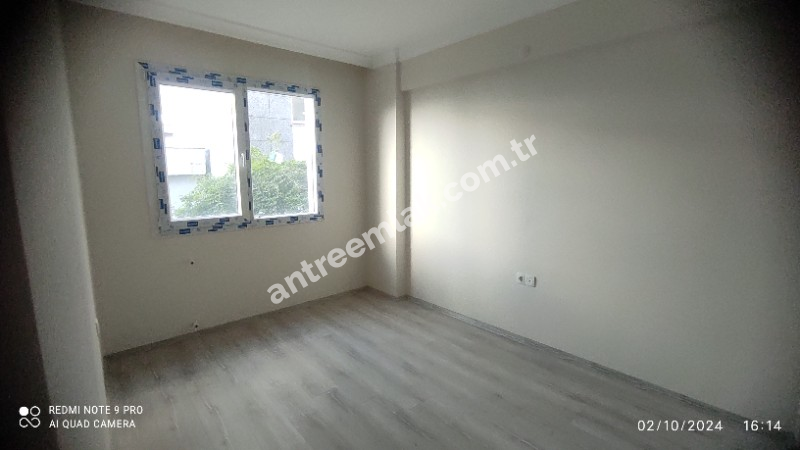 Antre Emlak'tan Kiralık Bahar Mahallesinde Bozyaka Hastanesi Yanı 3+1,Doğalgazlı ,Otoparklı Asansörlü Ebeveyn Banyolu Sıfır Daire