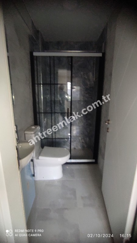 Antre Emlak'tan Kiralık Bahar Mahallesinde Bozyaka Hastanesi Yanı 3+1,Doğalgazlı ,Otoparklı Asansörlü Ebeveyn Banyolu Sıfır Daire