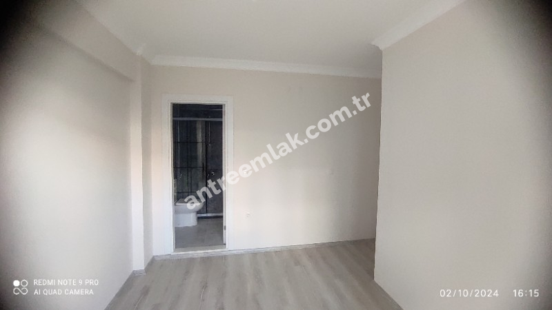 Antre Emlak'tan Kiralık Bahar Mahallesinde Bozyaka Hastanesi Yanı 3+1,Doğalgazlı ,Otoparklı Asansörlü Ebeveyn Banyolu Sıfır Daire