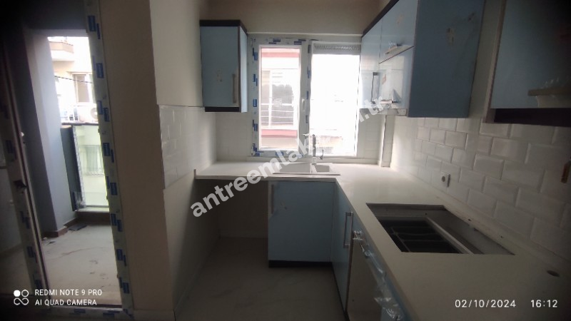 Antre Emlak'tan Kiralık Bahar Mahallesinde Bozyaka Hastanesi Yanı 3+1,Doğalgazlı ,Otoparklı Asansörlü Ebeveyn Banyolu Sıfır Daire