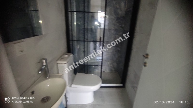 Antre Emlak'tan Kiralık Bahar Mahallesinde Bozyaka Hastanesi Yanı 3+1,Doğalgazlı ,Otoparklı Asansörlü Ebeveyn Banyolu Sıfır Daire