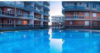 KUŞADASINDA HAVUZLU SİTEDE 1+1 DAİRE