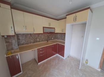 KUŞADASI ÇARŞI MERKEZDE KATTA TEK DAİRE 