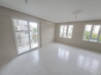 KUŞADASI ÇARŞI MERKEZDE KATTA TEK DAİRE 
