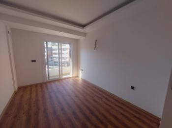 Havuzlu sitede yeni masrafsız daire