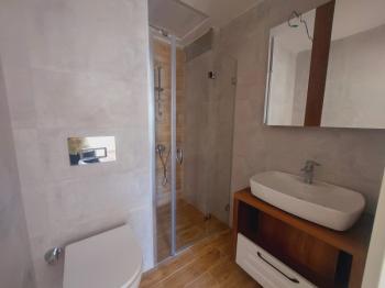 Havuzlu sitede yeni masrafsız daire