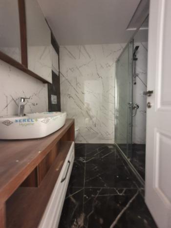 Havuzlu sitede yerden ısıtmalı 2+1 daire
