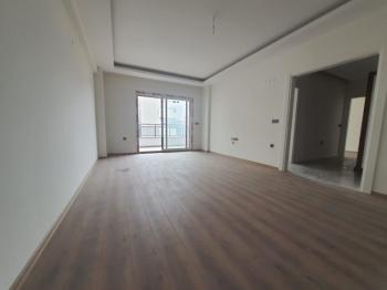 Havuzlu sitede yerden ısıtmalı 2+1 daire