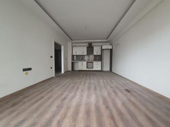 Havuzlu sitede yerden ısıtmalı 2+1 daire