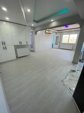 Full yapılı deniz manzaralı doğalgazlı daire