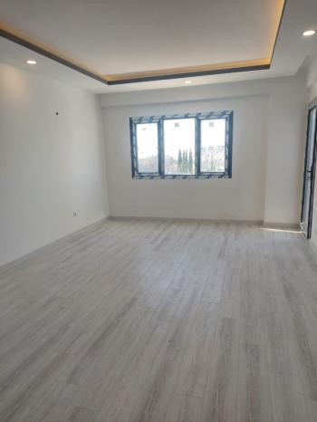KUŞADASINDA DENİZ MANZARALI HAVUZLU SATILIK 2+1DAİRELER