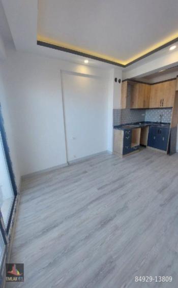 KUŞADASI DENİZ MANZARALI HAVUZLU 1+1 SATILIK DAİRE