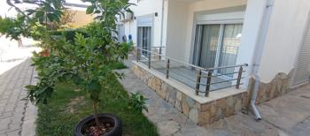 Kuşadası havuzlu sitede eşyalı kiralık daire