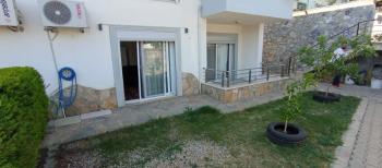 Kuşadası havuzlu sitede eşyalı kiralık daire