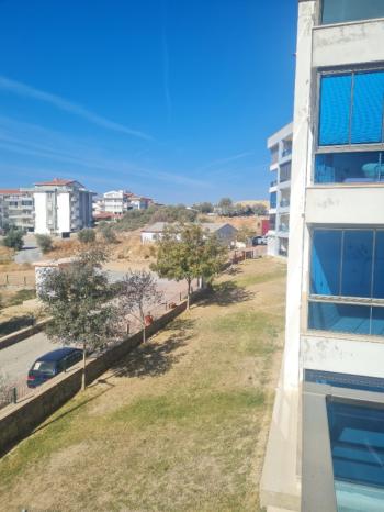 Kuşadası Merkeze Yakın Havuzlu Sitede Deniz Manzaralı 3+1 Daire 