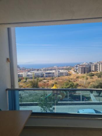 Kuşadası Merkeze Yakın Havuzlu Sitede Deniz Manzaralı 3+1 Daire 